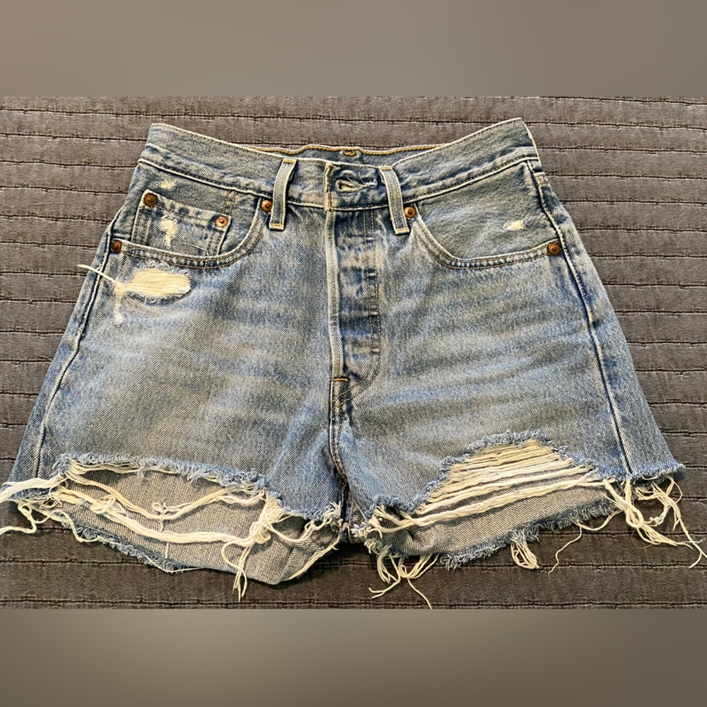 Custom Levi’s red label 501 Jean shorts sz 25